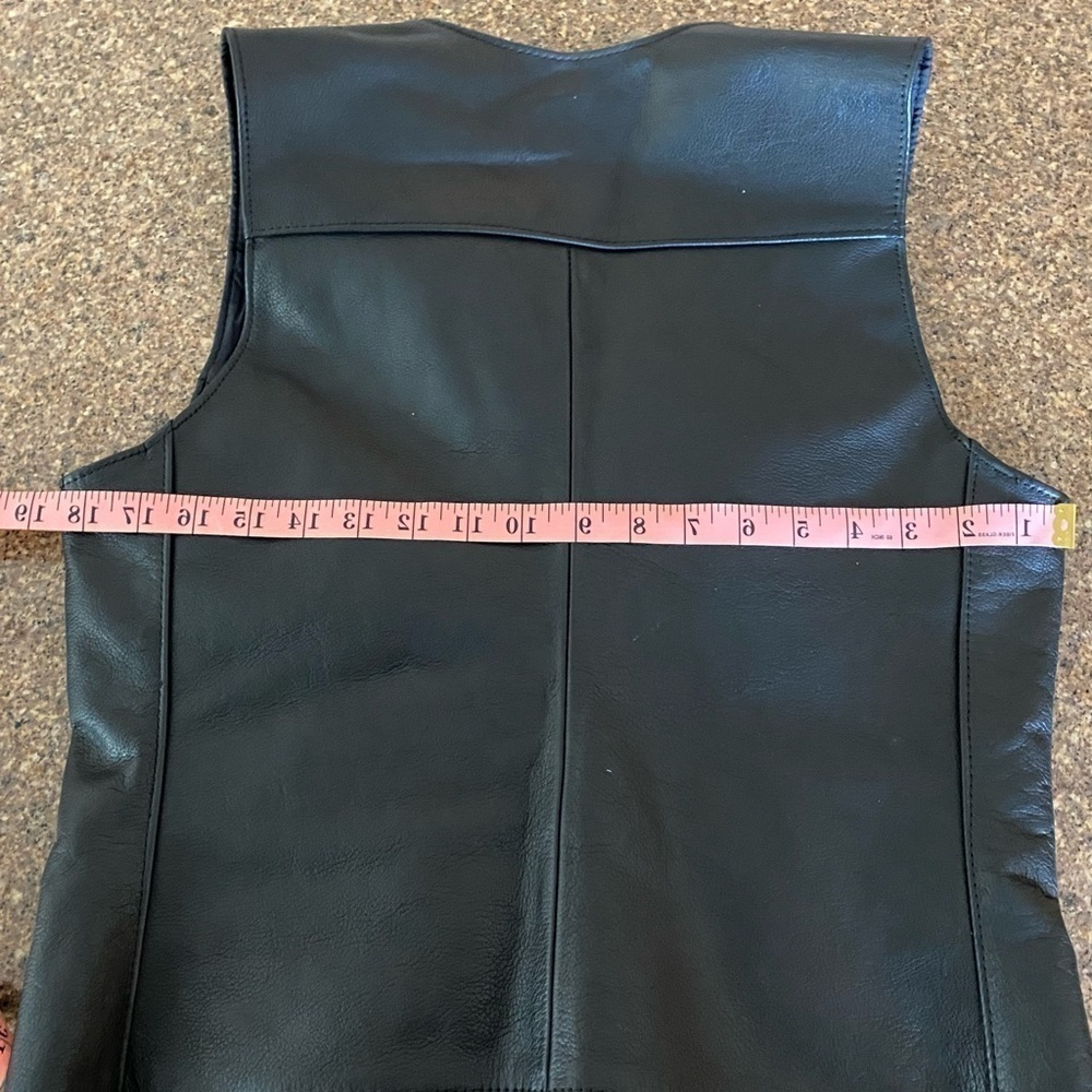 Harley Davidson Women’s USA Leather Vest Med EUC​​​​​​​​​ - Picture 9 of 10